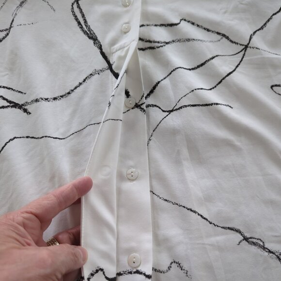 Wynne Layers long sleeve black white geometric high low Tunic button front sz XS - Picture 9 of 13